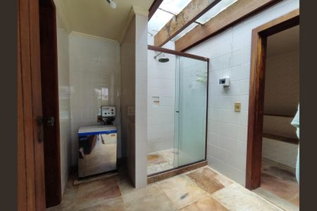 Casa à venda com 544m², 5 quartos e 3 vagas Casa à venda com 544m², 5 quartos e 3 vagasBanheiro Social