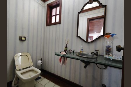 Casa à venda com 544m², 5 quartos e 3 vagas Casa à venda com 544m², 5 quartos e 3 vagasLavabo