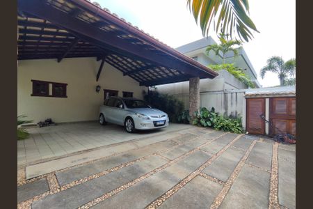 Casa à venda com 544m², 5 quartos e 3 vagas Casa à venda com 544m², 5 quartos e 3 vagasGaragem