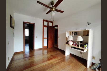 Casa à venda com 544m², 5 quartos e 3 vagas Casa à venda com 544m², 5 quartos e 3 vagasSuíte 4 (Canadense)