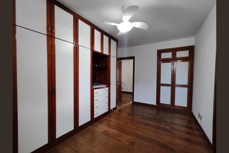 Casa à venda com 544m², 5 quartos e 3 vagas Casa à venda com 544m², 5 quartos e 3 vagasSuíte 5 (Canadense)