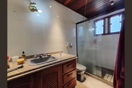 Casa à venda com 544m², 5 quartos e 3 vagas Casa à venda com 544m², 5 quartos e 3 vagasBanheiro da Suíte 3