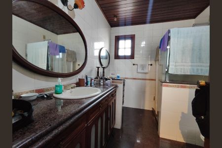 Casa à venda com 544m², 5 quartos e 3 vagas Casa à venda com 544m², 5 quartos e 3 vagasBanheiro da Suíte 2