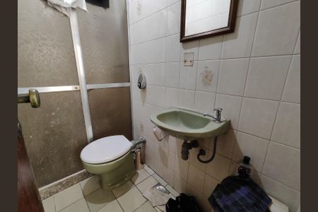 Casa à venda com 544m², 5 quartos e 3 vagas Casa à venda com 544m², 5 quartos e 3 vagasBanheiro de Serviço