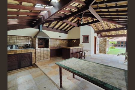 Casa à venda com 544m², 5 quartos e 3 vagas Casa à venda com 544m², 5 quartos e 3 vagasÁrea Externa