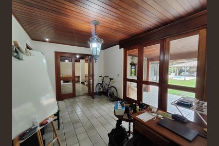 Sala de casa à venda com 5 quartos, 544m² em Barra da Tijuca, Rio de Janeiro