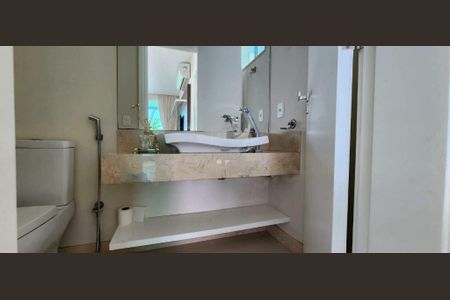 Casa à venda com 290m², 3 quartos e 3 vagas