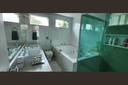 Casa à venda com 290m², 3 quartos e 3 vagas