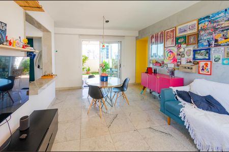 Apartamento à venda com 127m², 2 quartos e 2 vagas Apartamento à venda com 127m², 2 quartos e 2 vagasSala