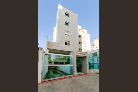 Apartamento à venda com 127m², 2 quartos e 2 vagas Apartamento à venda com 127m², 2 quartos e 2 vagasFachada