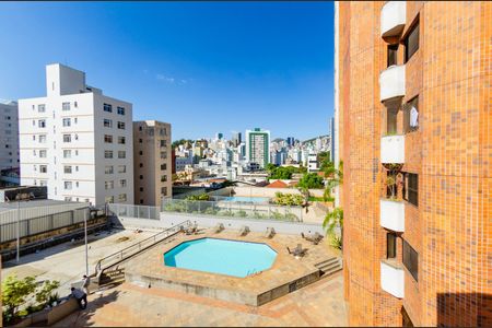 Apartamento à venda com 127m², 2 quartos e 2 vagas Apartamento à venda com 127m², 2 quartos e 2 vagasVista
