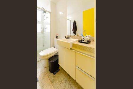 Apartamento à venda com 127m², 2 quartos e 2 vagas Apartamento à venda com 127m², 2 quartos e 2 vagasBanheiro social