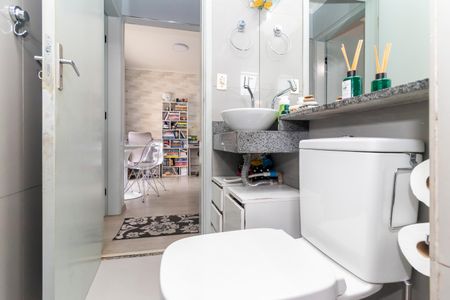 Apartamento à venda com 50m², 2 quartos e 1 vaga Apartamento à venda com 50m², 2 quartos e 1 vagaBanheiro