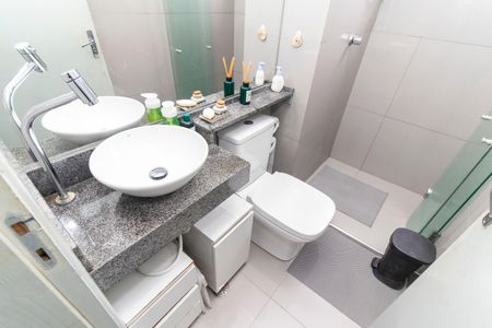 Apartamento à venda com 50m², 2 quartos e 1 vaga Apartamento à venda com 50m², 2 quartos e 1 vagaBanheiro