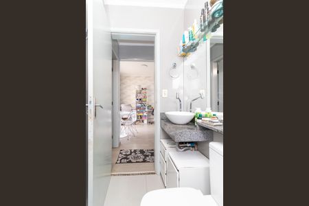 Apartamento à venda com 50m², 2 quartos e 1 vaga Apartamento à venda com 50m², 2 quartos e 1 vagaBanheiro