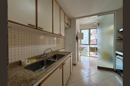 Apartamento à venda com 140m², 3 quartos e 2 vagas Apartamento à venda com 140m², 3 quartos e 2 vagasCozinha