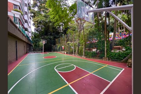 Apartamento à venda com 140m², 3 quartos e 2 vagas Apartamento à venda com 140m², 3 quartos e 2 vagasÁrea comum quadra