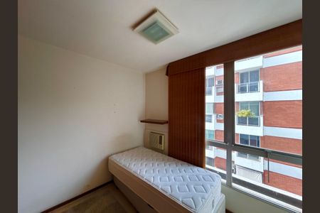 Apartamento à venda com 140m², 3 quartos e 2 vagas Apartamento à venda com 140m², 3 quartos e 2 vagasQuarto 1