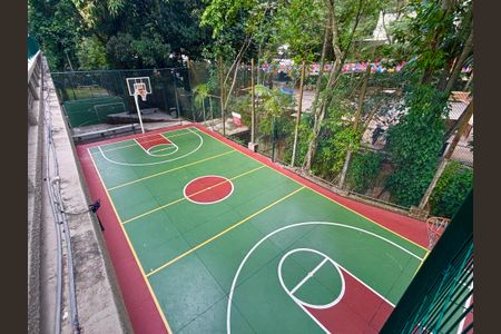 Apartamento à venda com 140m², 3 quartos e 2 vagas Apartamento à venda com 140m², 3 quartos e 2 vagasÁrea comum quadra