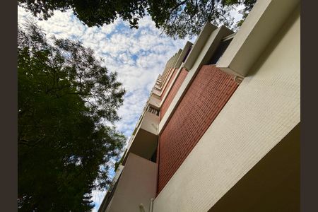 Apartamento à venda com 140m², 3 quartos e 2 vagas Apartamento à venda com 140m², 3 quartos e 2 vagasFachada