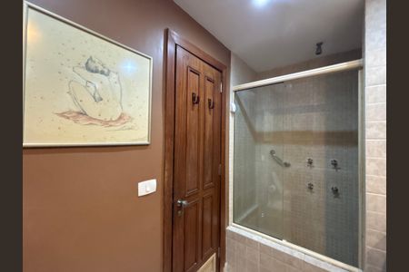 Apartamento à venda com 140m², 3 quartos e 2 vagas Apartamento à venda com 140m², 3 quartos e 2 vagasSuíte