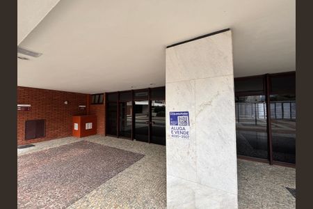 Apartamento à venda com 140m², 3 quartos e 2 vagas Apartamento à venda com 140m², 3 quartos e 2 vagasPlaca