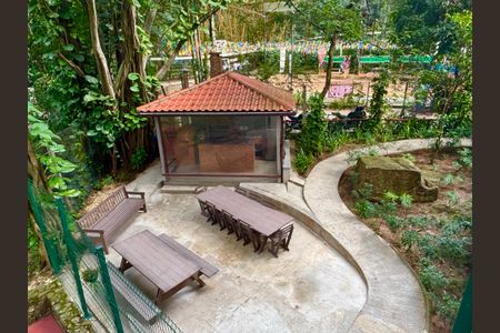 Apartamento à venda com 140m², 3 quartos e 2 vagas Apartamento à venda com 140m², 3 quartos e 2 vagasÁrea comum churrasqueira