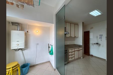 Apartamento à venda com 140m², 3 quartos e 2 vagas Apartamento à venda com 140m², 3 quartos e 2 vagasÁrea de serviço