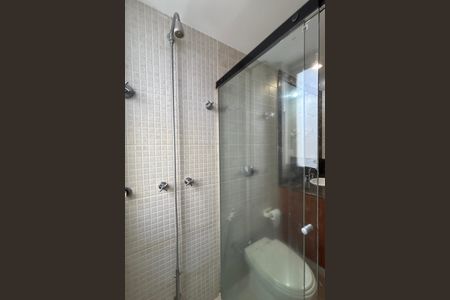 Apartamento à venda com 140m², 3 quartos e 2 vagas Apartamento à venda com 140m², 3 quartos e 2 vagasBanheiro social