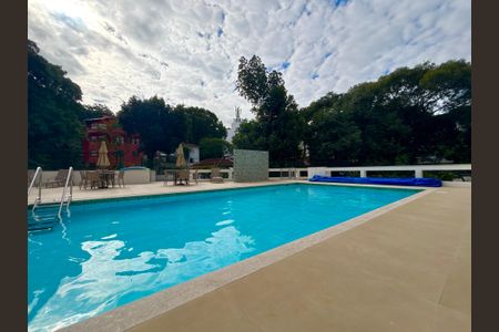 Apartamento à venda com 140m², 3 quartos e 2 vagas Apartamento à venda com 140m², 3 quartos e 2 vagasÁrea comum piscina