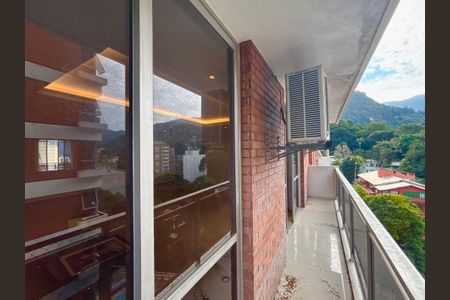 Apartamento à venda com 140m², 3 quartos e 2 vagas Apartamento à venda com 140m², 3 quartos e 2 vagasVaranda da Sala