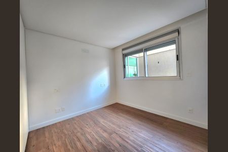 Apartamento à venda com 281m², 4 quartos e 4 vagasQuarto semi Suíte 4