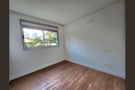 Apartamento à venda com 281m², 4 quartos e 4 vagasQuarto semi Suíte 3