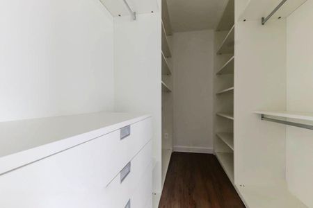 Apartamento à venda com 281m², 4 quartos e 4 vagasCloset