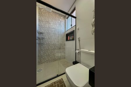 Casa à venda com 186m², 4 quartos e 2 vagasBanheiro 1