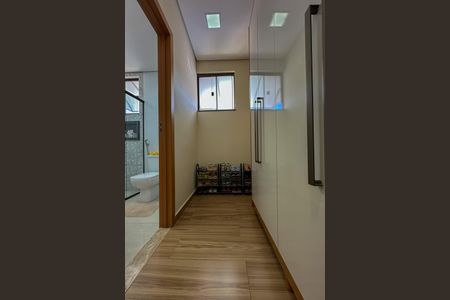 Casa à venda com 186m², 4 quartos e 2 vagasCloset da suíte