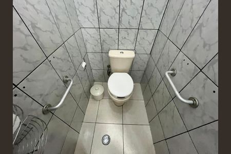 Casa à venda com 70m², 2 quartos e 2 vagasBanheiro de serviço