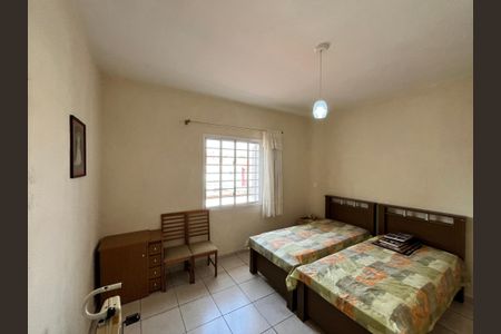 Casa à venda com 70m², 2 quartos e 2 vagasQuarto 1 