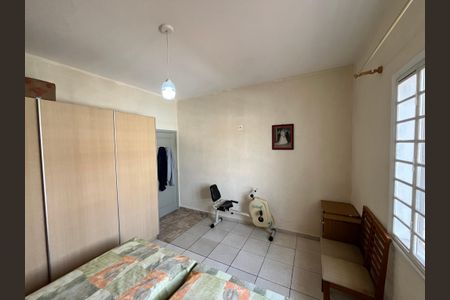 Casa à venda com 70m², 2 quartos e 2 vagasQuarto 1 