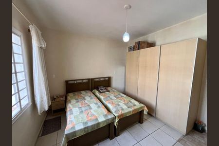 Casa à venda com 70m², 2 quartos e 2 vagasQuarto 1 