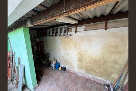Casa à venda com 70m², 2 quartos e 2 vagasQuintal