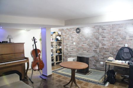 Casa à venda com 275m², 3 quartos e 3 vagasEscritório 