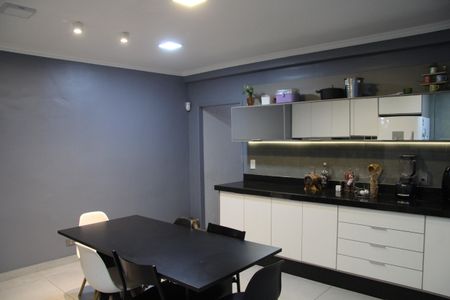 Casa à venda com 275m², 3 quartos e 3 vagasCozinha