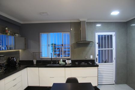 Casa à venda com 275m², 3 quartos e 3 vagasCozinha