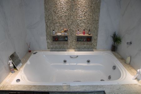 Casa à venda com 275m², 3 quartos e 3 vagasBanheiro da Suíte