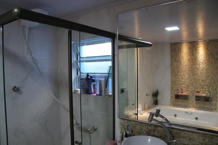 Casa à venda com 275m², 3 quartos e 3 vagasBanheiro da Suíte