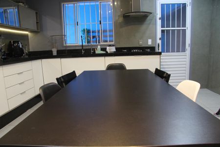 Casa à venda com 275m², 3 quartos e 3 vagasCozinha