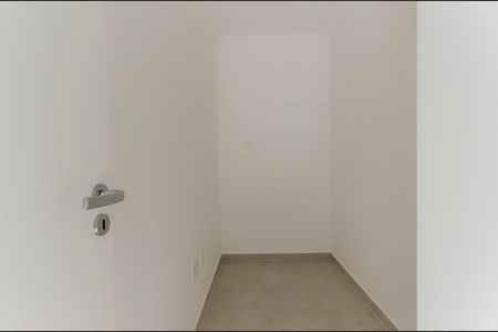 Apartamento à venda com 112m², 5 quartos e 2 vagas Apartamento à venda com 112m², 5 quartos e 2 vagasQuarto de Serviço