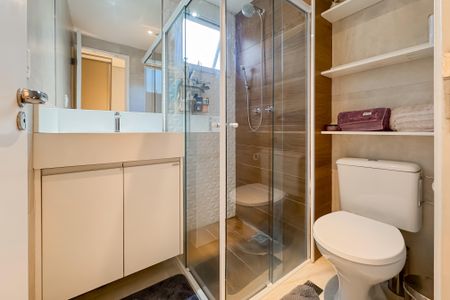Apartamento à venda com 69m², 2 quartos e 1 vaga Apartamento à venda com 69m², 2 quartos e 1 vagaBanheiro da Suíte