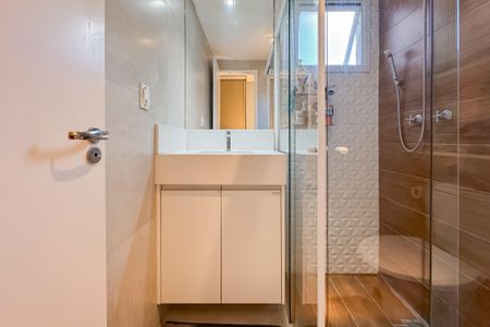 Apartamento à venda com 69m², 2 quartos e 1 vaga Apartamento à venda com 69m², 2 quartos e 1 vagaBanheiro da Suíte